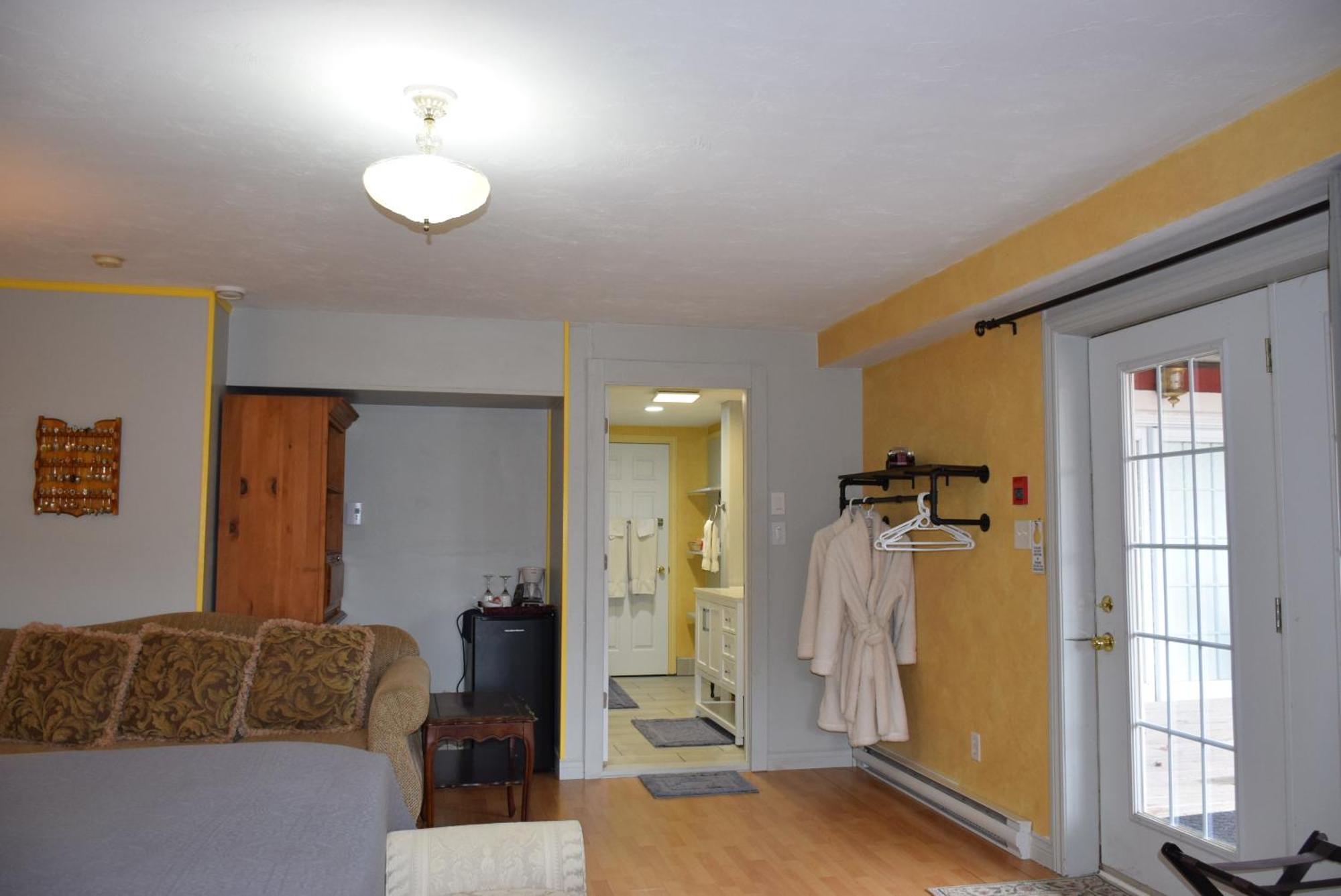 Auberge Wild Rose Inn Moncton Exterior photo