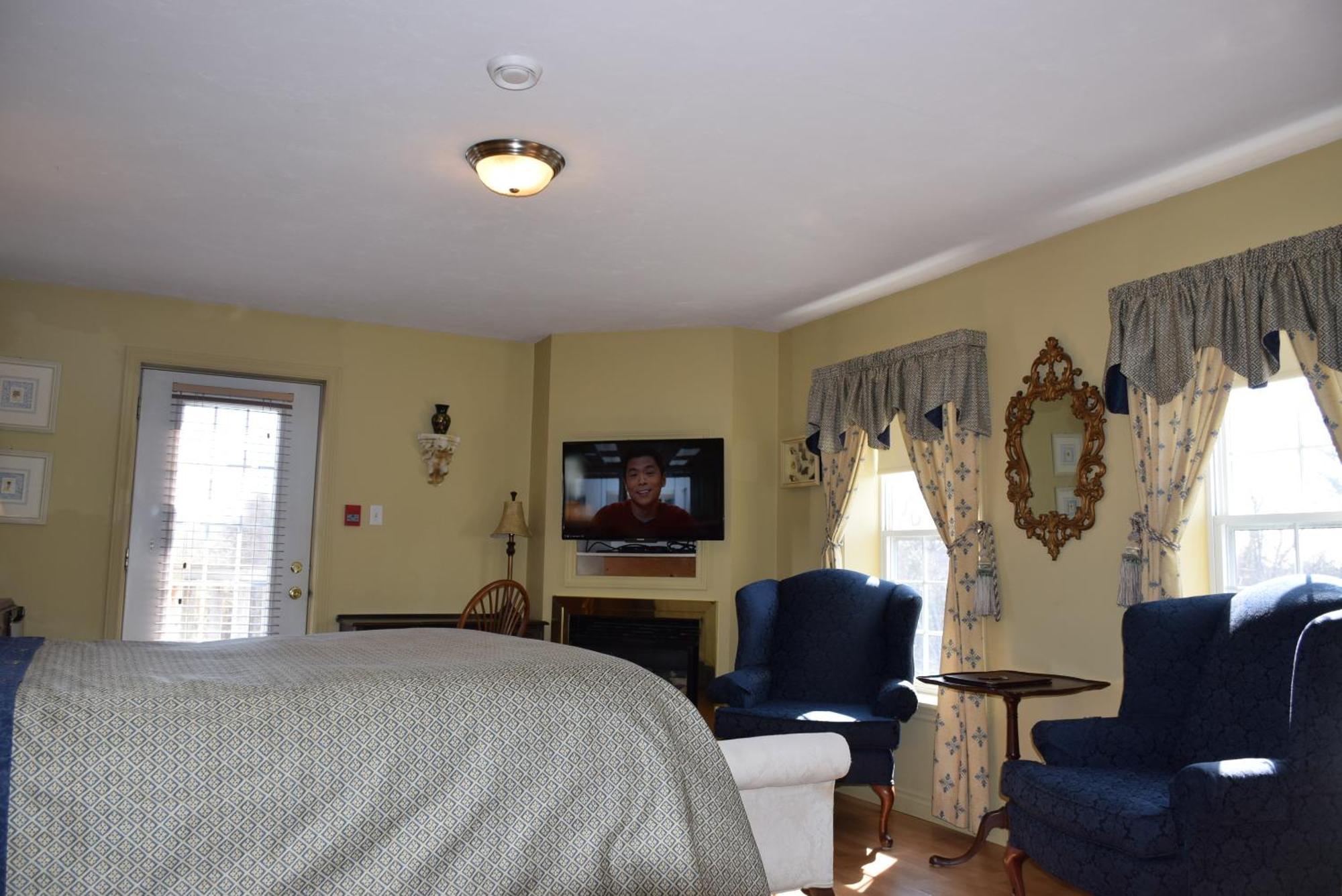 Auberge Wild Rose Inn Moncton Exterior photo