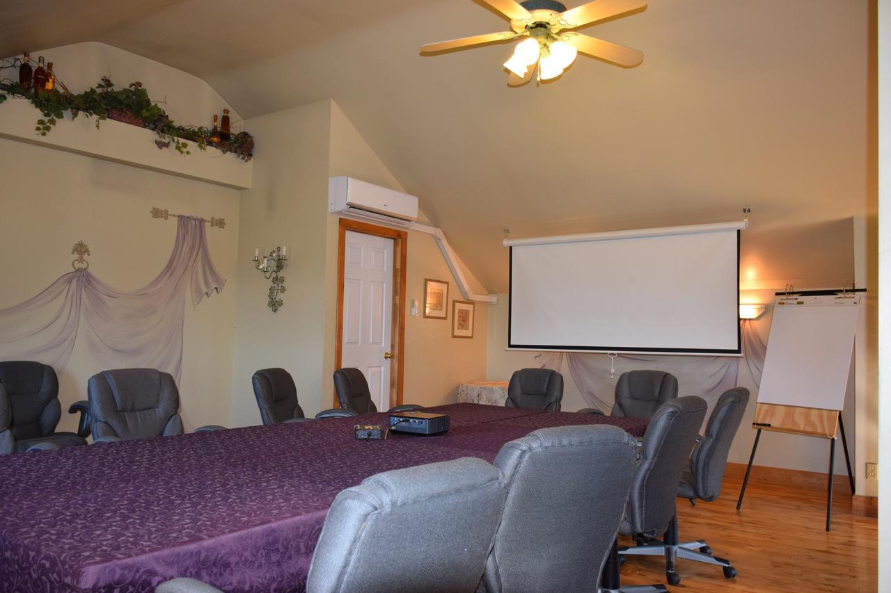 Auberge Wild Rose Inn Moncton Exterior photo